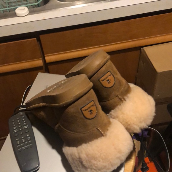 Bear paw boots size 7 - Picture 5 of 5